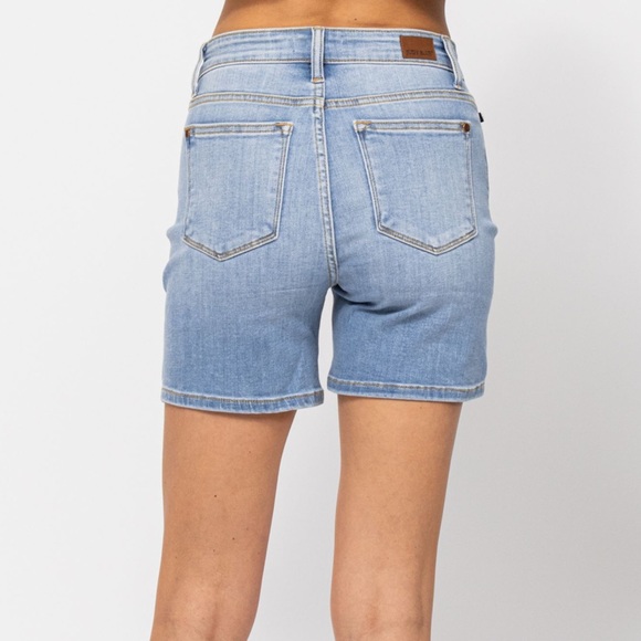 Only 1 left! judy blue high rise mid length shorts size small - Picture 8 of 11